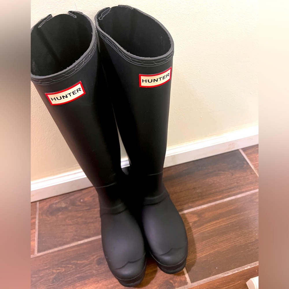Hunter Boots Original Women’s Tall Size 9, adjustable calf.